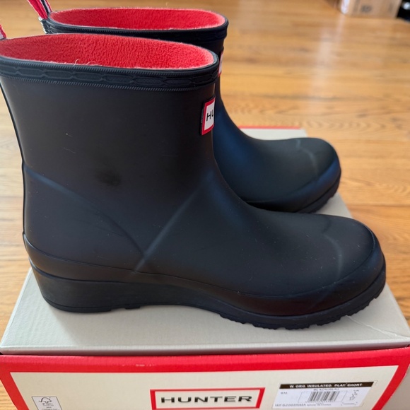 LIKE NEW Hunter Women's PLAY™ Short Rain Boots in Black (Size US 6 / EU 37) - Picture 11 of 14